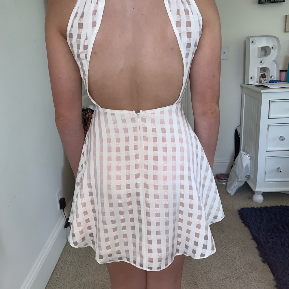 Lovers + Friends beautiful white/pink dress - Picture 2 of 4